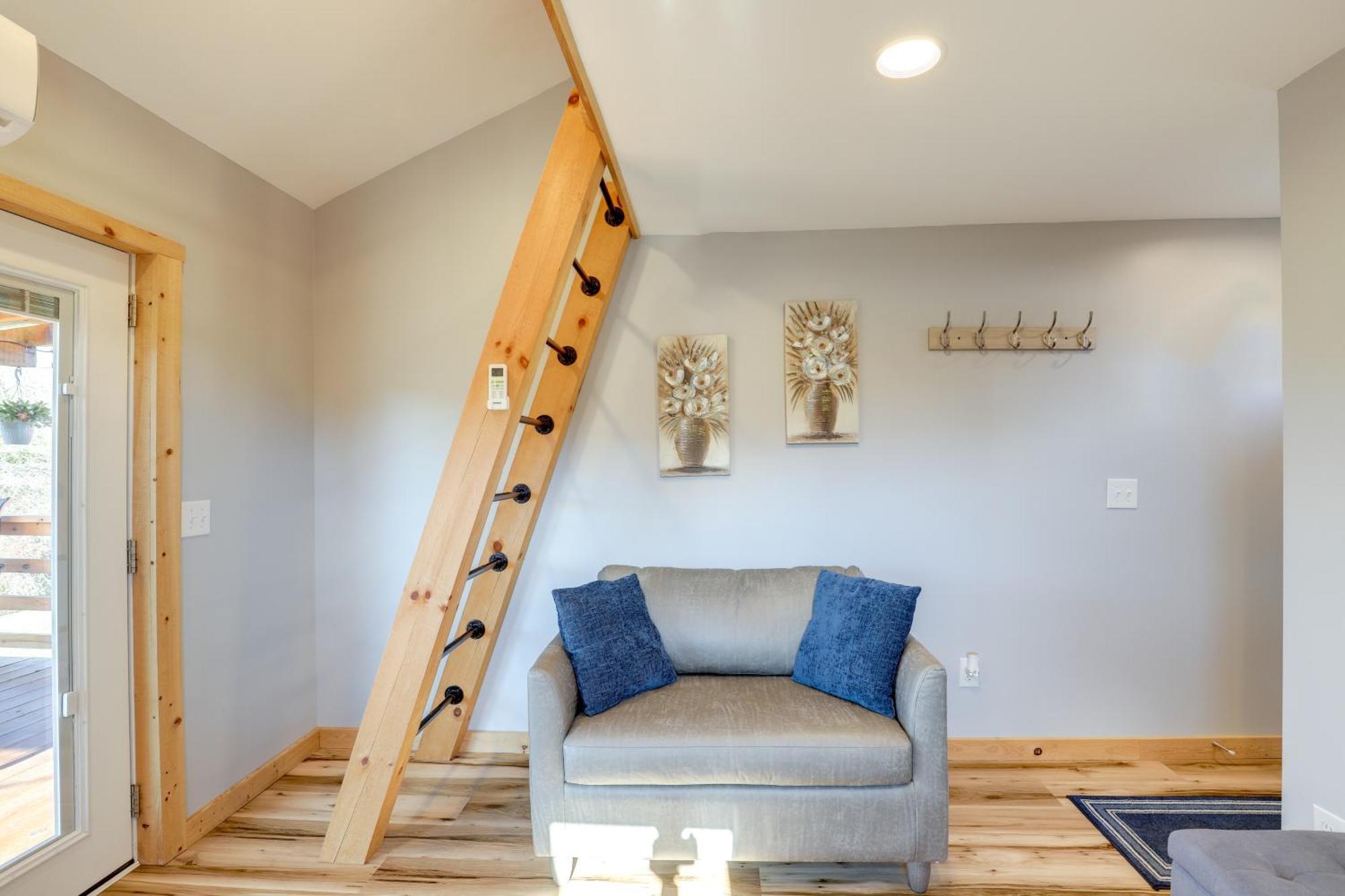 Marshall Studio With Loft, Hot Tub And Views! Eksteriør bilde