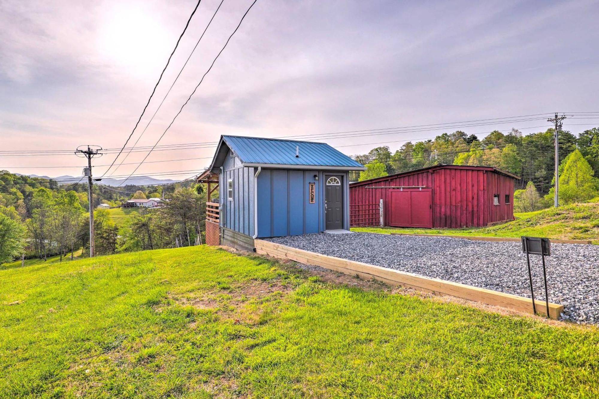 Marshall Studio With Loft, Hot Tub And Views! Eksteriør bilde
