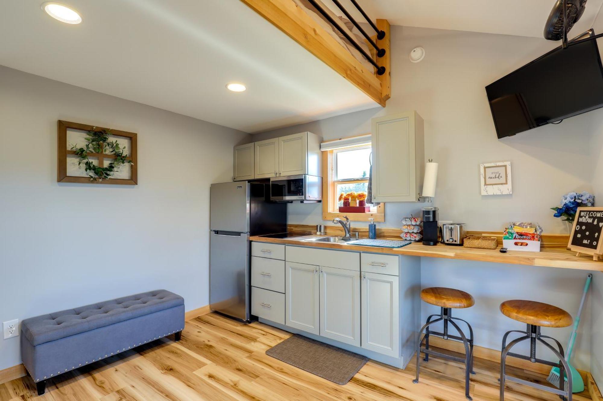 Marshall Studio With Loft, Hot Tub And Views! Eksteriør bilde