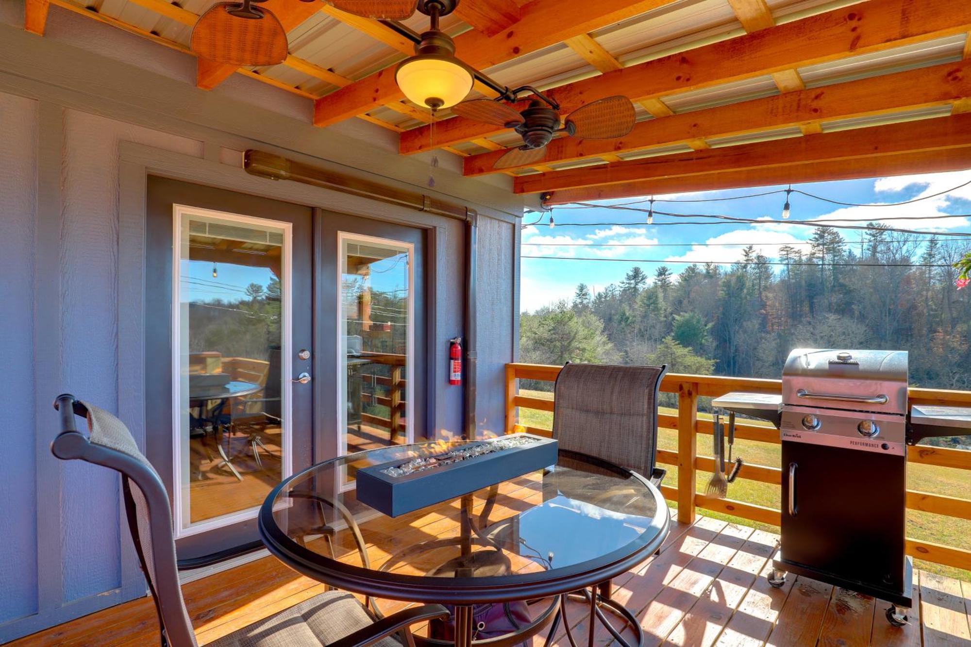 Marshall Studio With Loft, Hot Tub And Views! Eksteriør bilde
